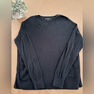 Banana Republic Black Crewneck Sweater w/ Side Slits – Size Small